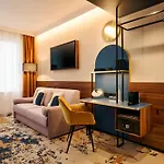 D8 Hotell