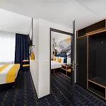 D8 Budapest