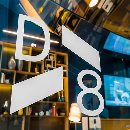 D8 4*
