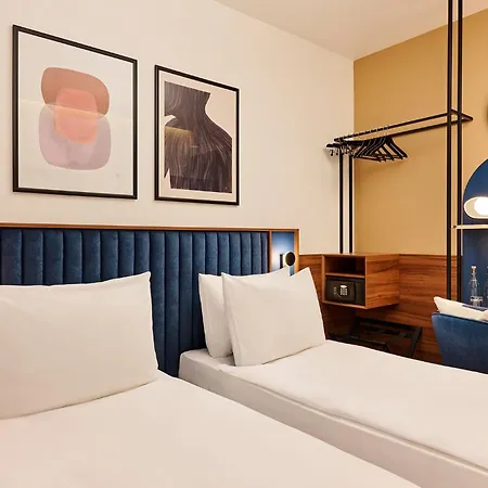 Hotel D8