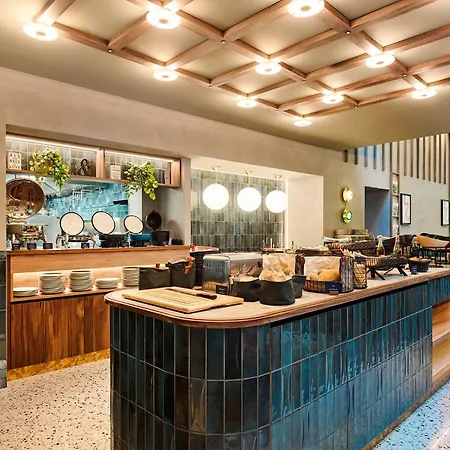 D8 Hotel 4*