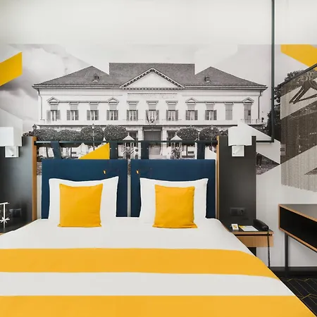 Hotel Voco D8 By Ihg 4*