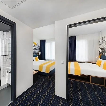 D8 Hotel