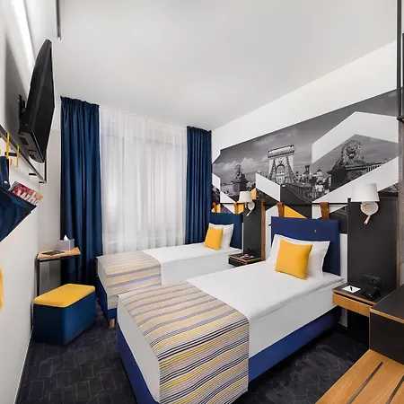 D8 Hotel