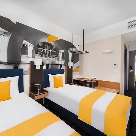Hotel D8