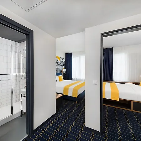 Hotel D8