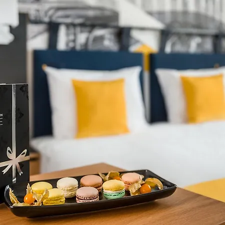 D8 Hotel