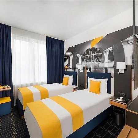 D8 Hotel