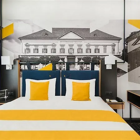 Hotel D8 4*